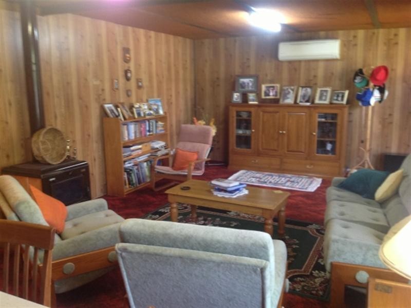 17 Carlton Street, Woodanilling WA 6316