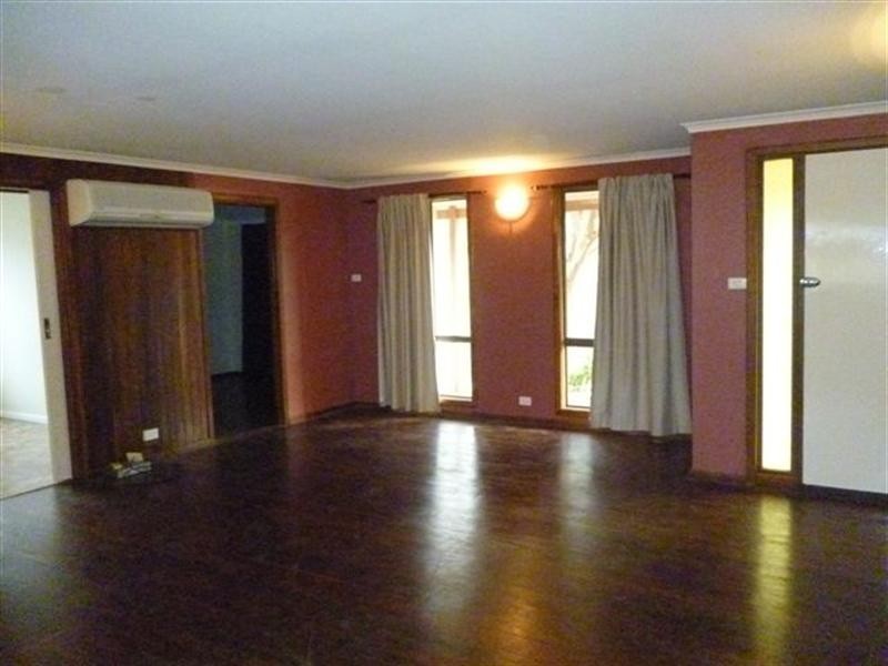 2 Janitor Street, Broomehill WA 6318