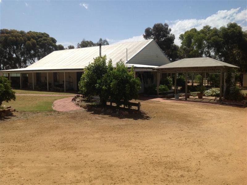 18 Shirley Street, Katanning WA 6317