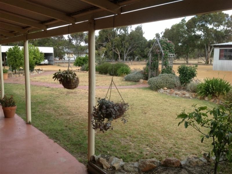 18 Shirley Street, Katanning WA 6317