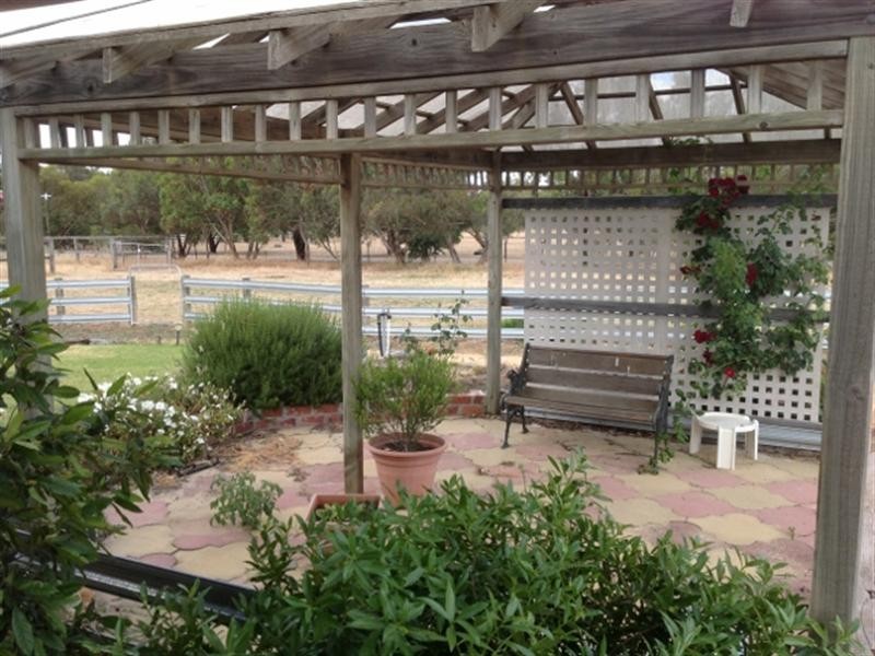 18 Shirley Street, Katanning WA 6317