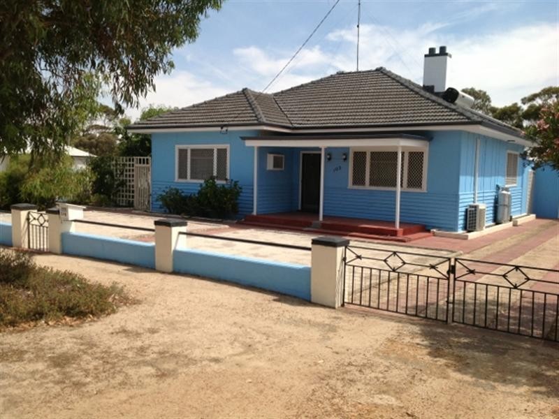 102 Adam Street, Katanning WA 6317