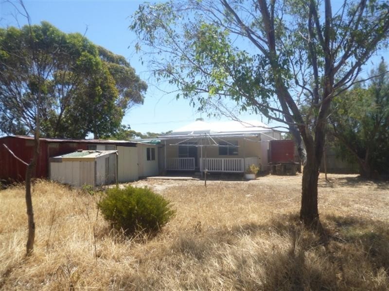 63 Bokarup Street, Katanning WA 6317