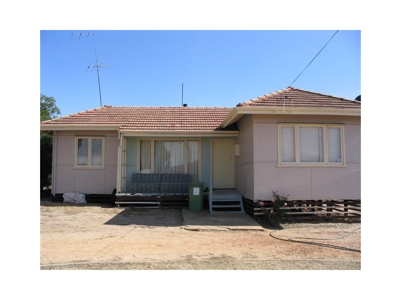 84 Fox Street, Narrogin WA 6312