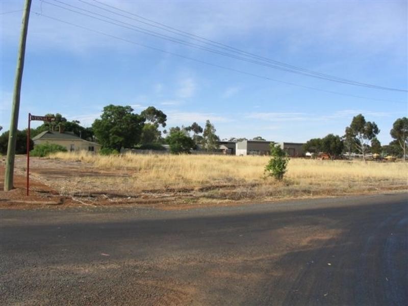 84 Fox Street, Narrogin WA 6312