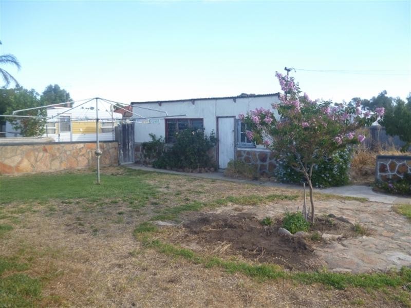 8 Forrest Street, Katanning WA 6317