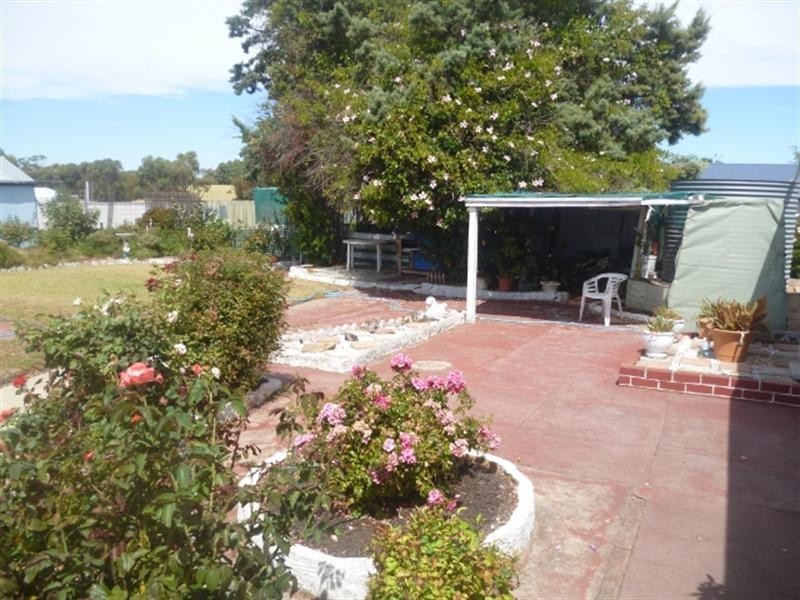 31 Amber Street, Katanning WA 6317