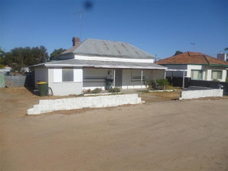 7 Amber Street, Katanning WA 6317