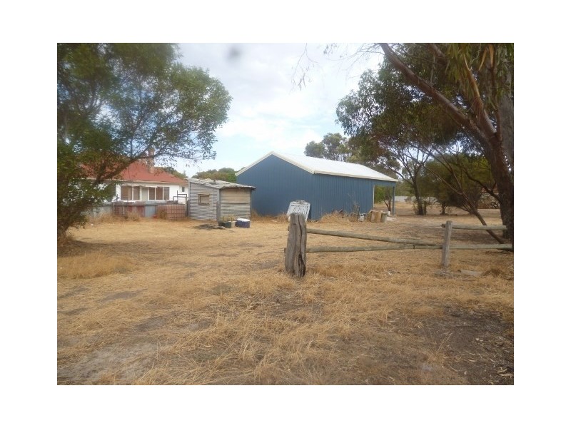 5 Harris Street, Katanning WA 6317