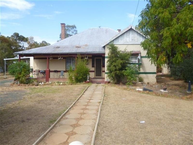 2 Harris Street, Katanning WA 6317