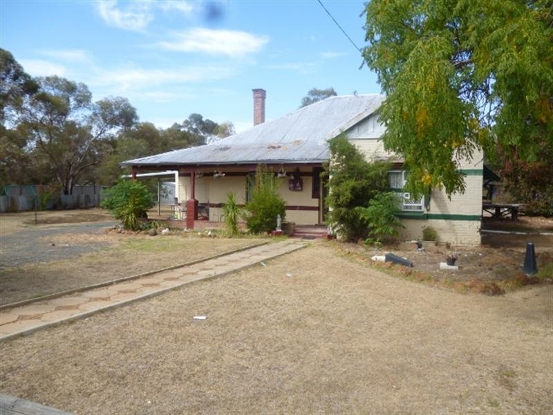2 Harris Street, Katanning WA 6317