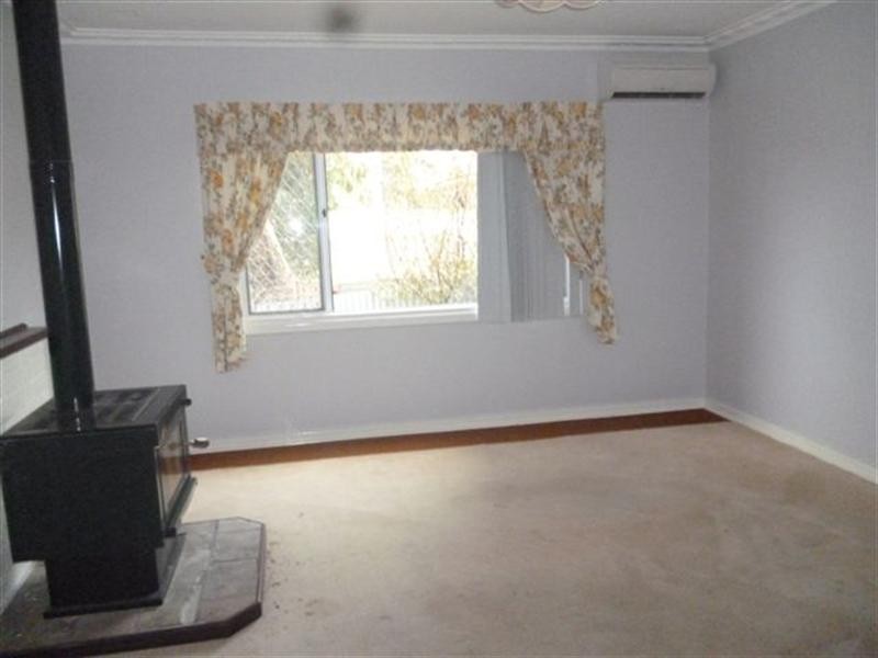 13 House Street, Gnowangerup WA 6335