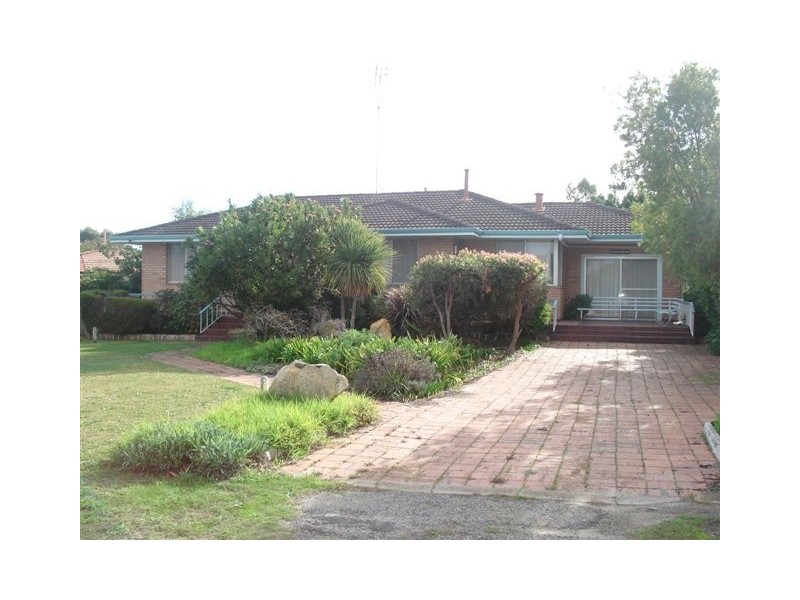 9 Golflinks Road, Katanning WA 6317