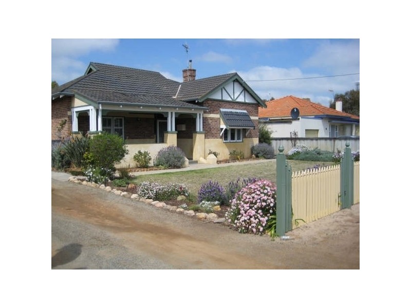 14 Cliff Street, Katanning WA 6317