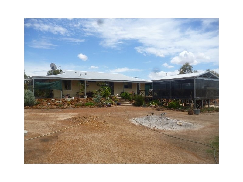 11 Treasure Road, Woodanilling WA 6316