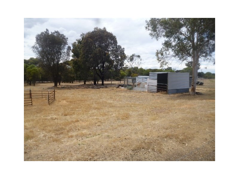 11 Treasure Road, Woodanilling WA 6316