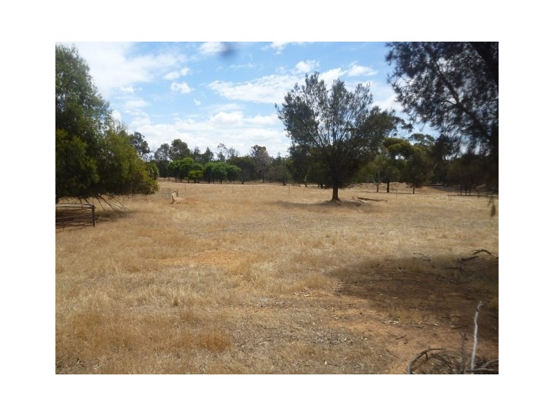 11 Treasure Road, Woodanilling WA 6316