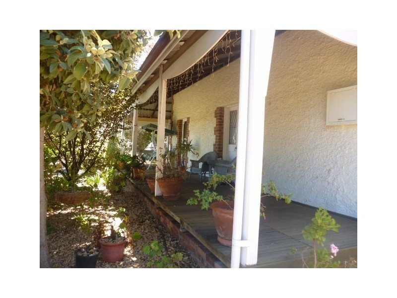 33 Adam Street, Katanning WA 6317