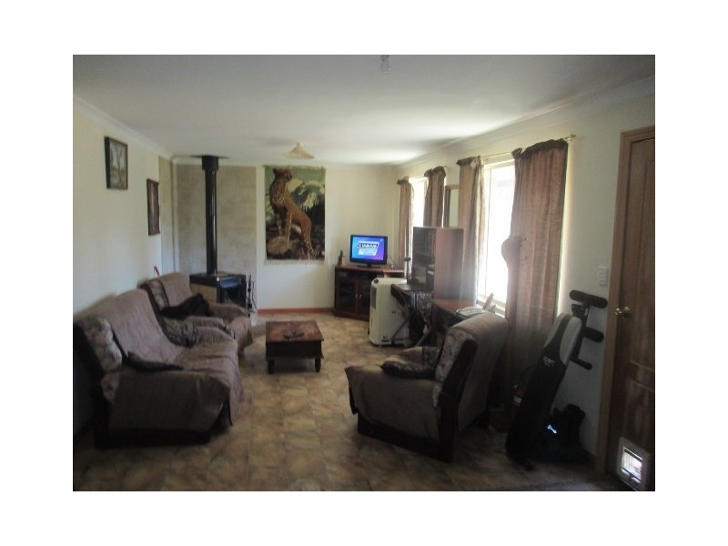 11 Carlton Street, Woodanilling WA 6316