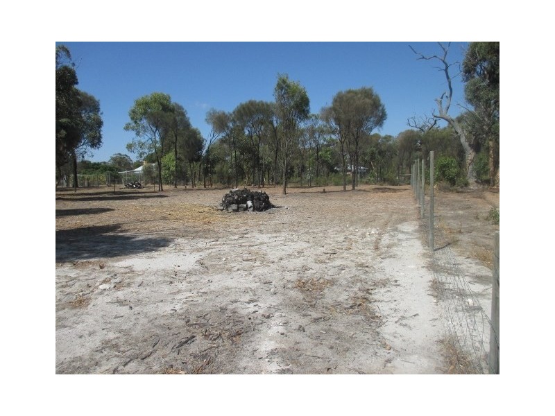 11 Carlton Street, Woodanilling WA 6316