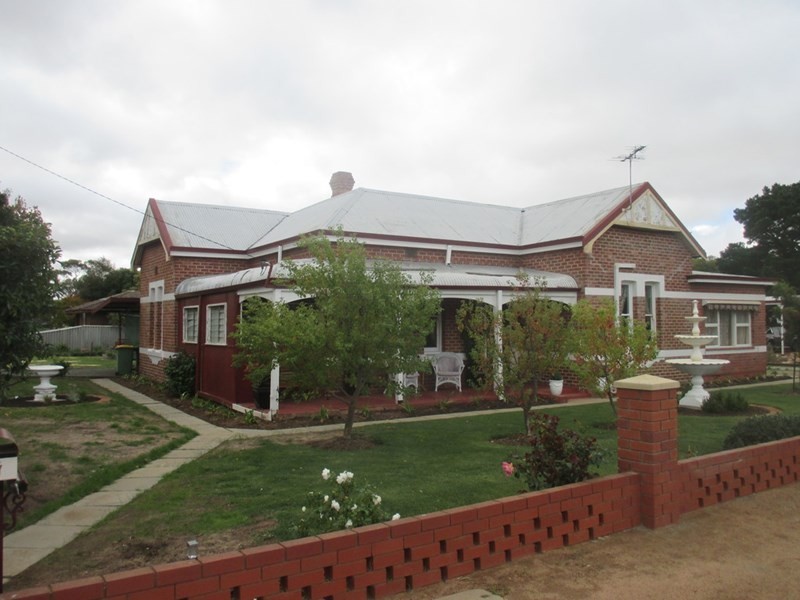 27 Johnston Street, Wagin WA 6315