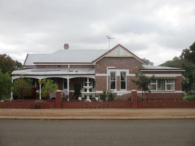 27 Johnston Street, Wagin WA 6315