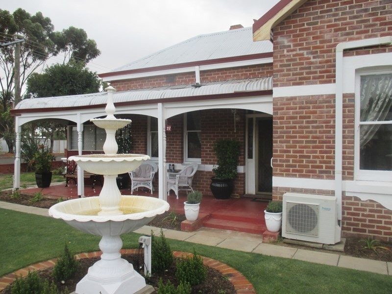27 Johnston Street, Wagin WA 6315