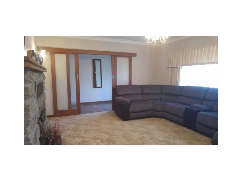 11 Clive Street, Katanning WA 6317