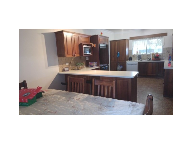 11 Clive Street, Katanning WA 6317