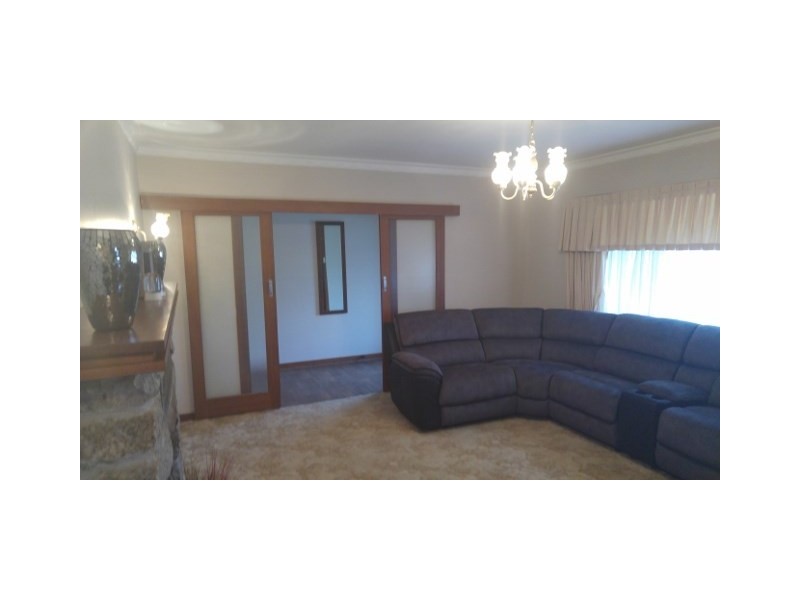 11 Clive Street, Katanning WA 6317