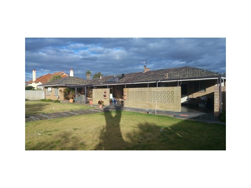 11 Clive Street, Katanning WA 6317