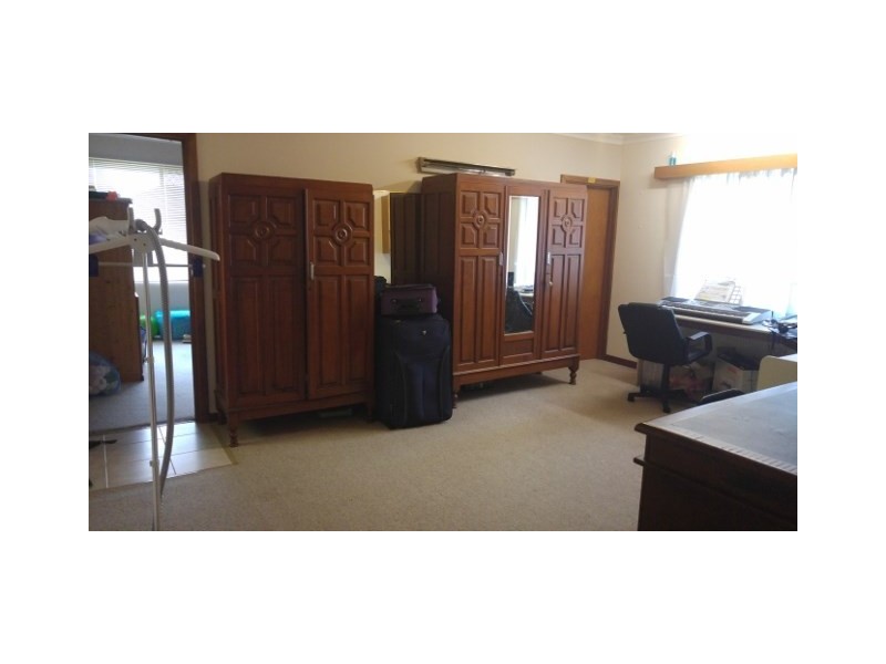 11 Clive Street, Katanning WA 6317