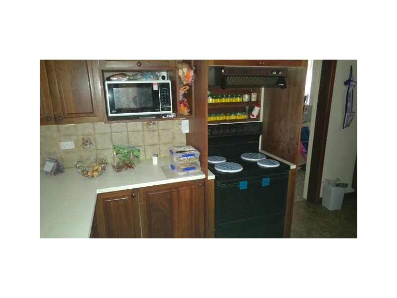 11 Clive Street, Katanning WA 6317