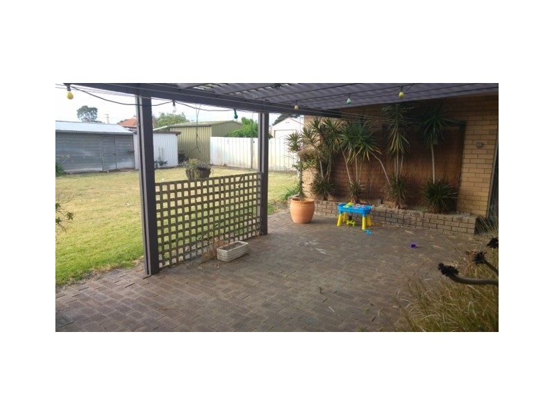 11 Clive Street, Katanning WA 6317