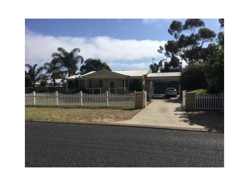 9 Moojebing Road, Katanning WA 6317