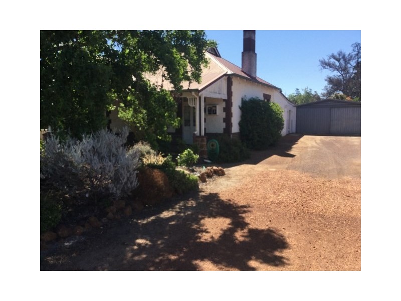 68 Avon Street, Katanning WA 6317