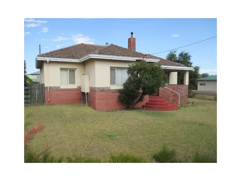 83 Albany Highway, Kojonup WA 6395