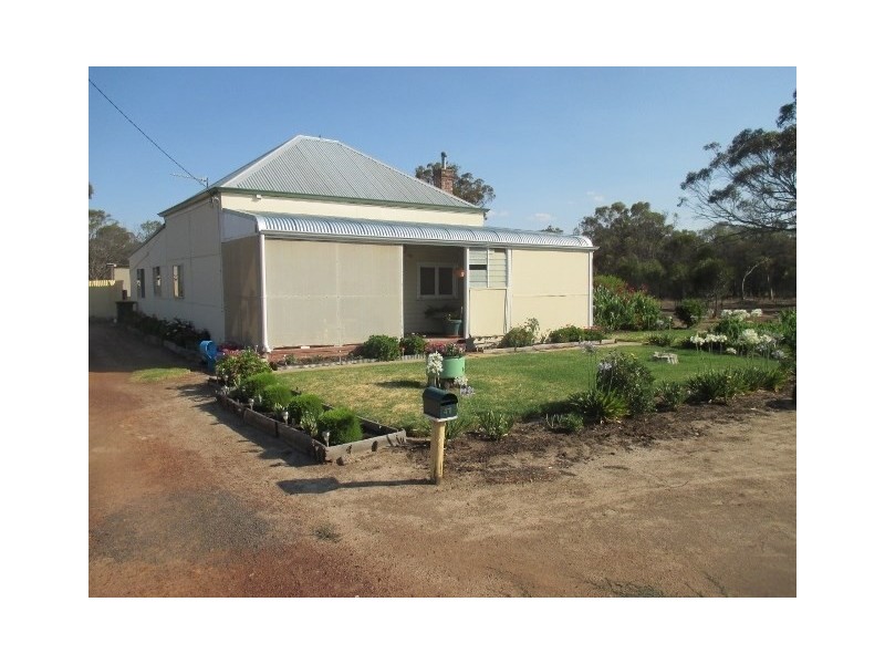 41 Barker Street, Katanning WA 6317