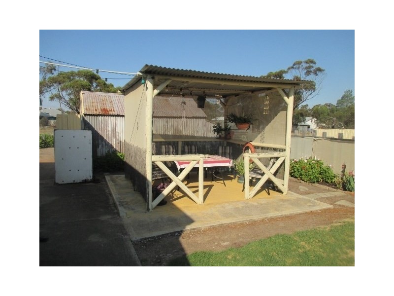 41 Barker Street, Katanning WA 6317