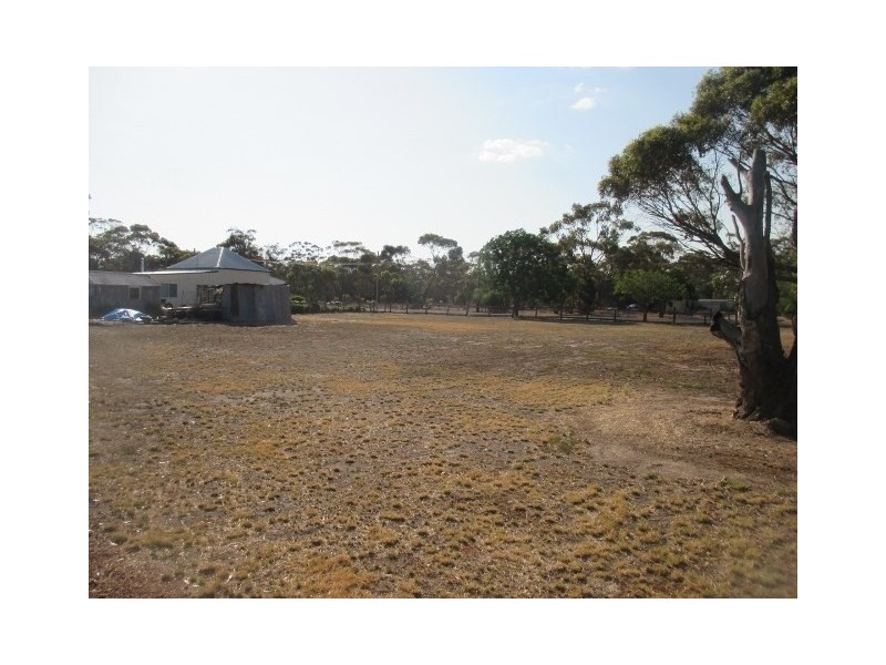 41 Barker Street, Katanning WA 6317