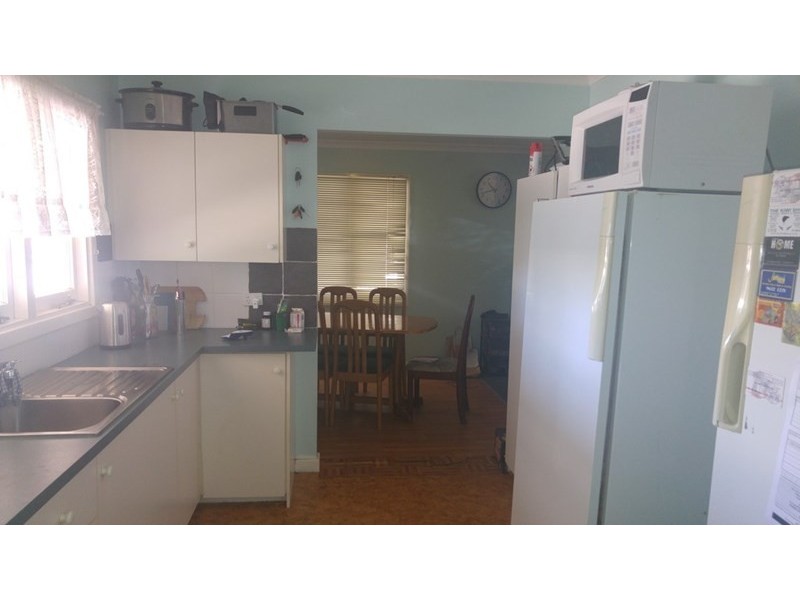 6 Holly Street, Katanning WA 6317