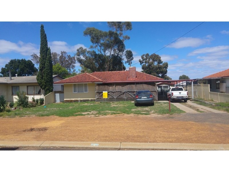 6 Holly Street, Katanning WA 6317