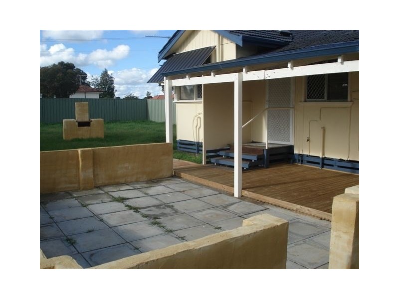 24 Bowden Terrace, Katanning WA 6317