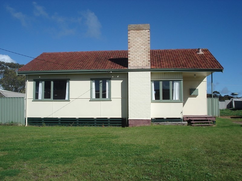 25 House Street, Gnowangerup WA 6335