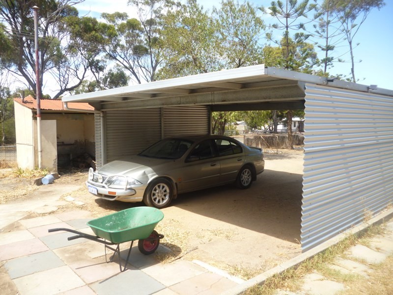 15 Bokarup Street, Katanning WA 6317