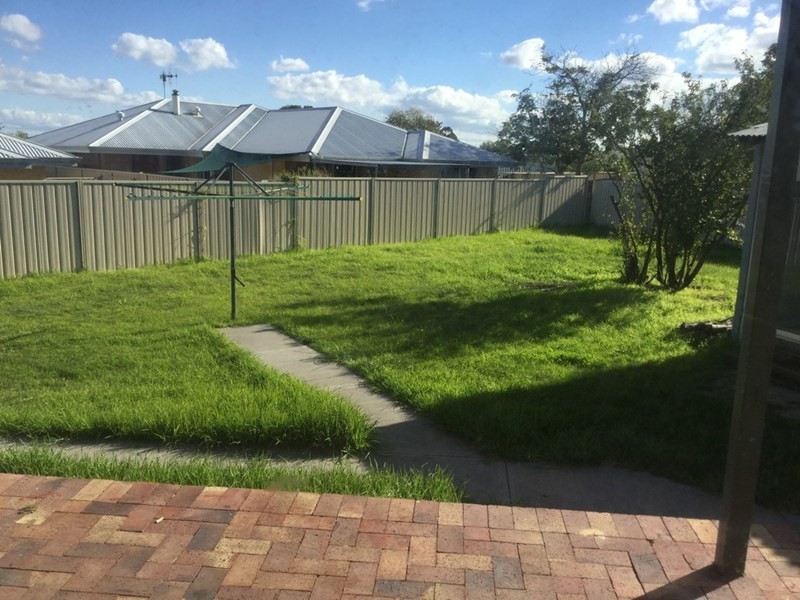 24 Kemble Terrace, Katanning WA 6317