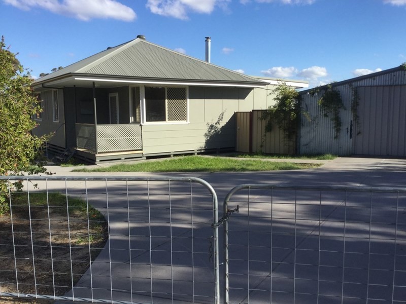 24 Kemble Terrace, Katanning WA 6317