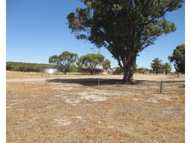 612 Warren Road, Katanning WA 6317