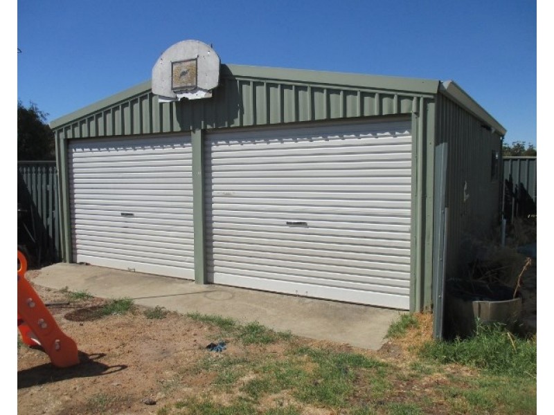 15 Marri Drive, Katanning WA 6317