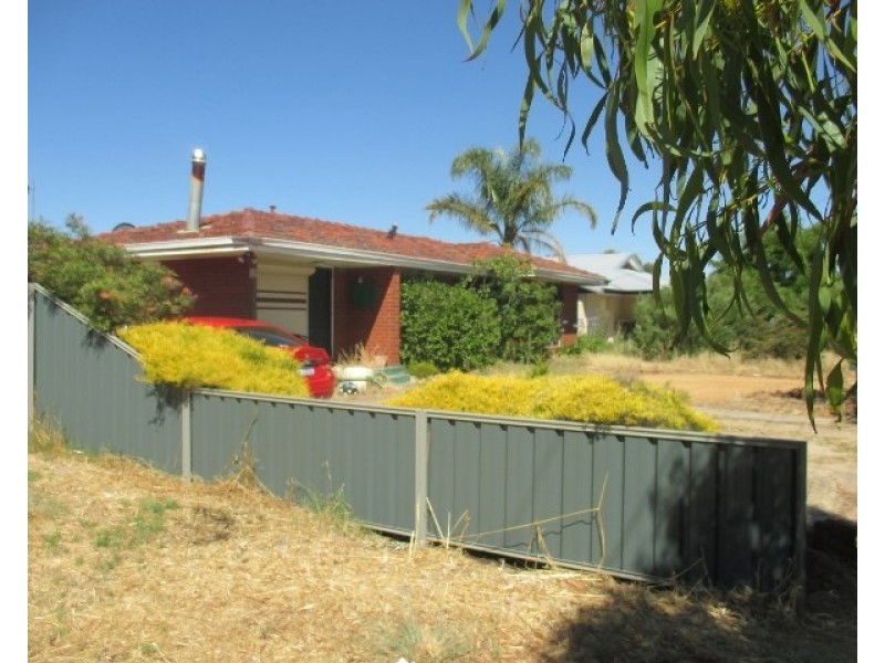 15 Marri Drive, Katanning WA 6317